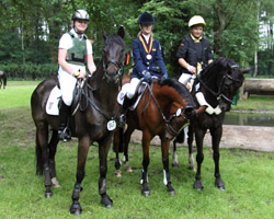 Das Mecklenburger Ponytrio: v.l. Lara Bergmann auf Caletto, Flora Reemtsma auf Pamira LK und Stina Packheiser auf Morris-Dance.